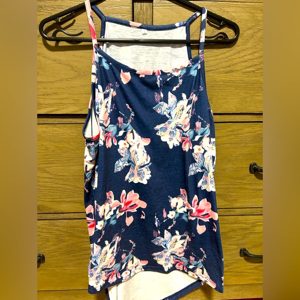 Sleeveless floral top - L